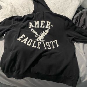 American Eagle sweatshirt black
